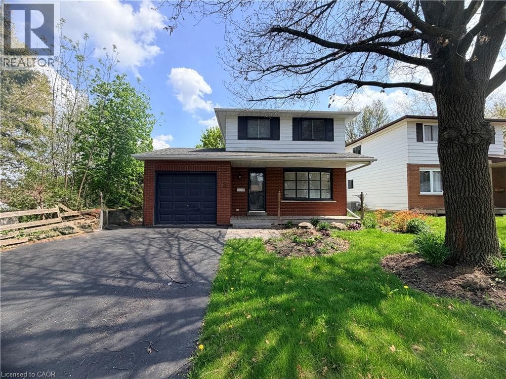 43 FOREST GLEN Crescent