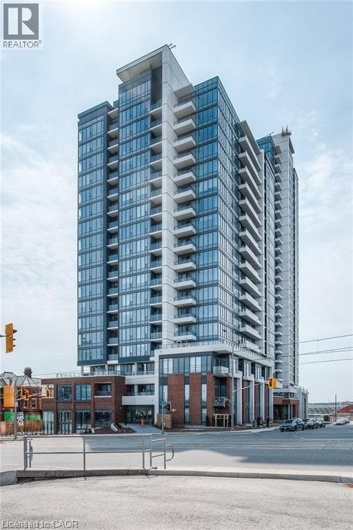 15 WELLINGTON Street Unit 814