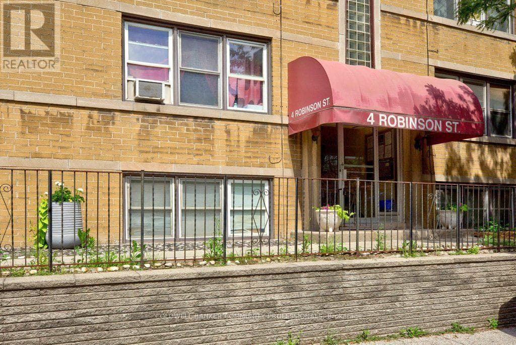 4 Robinson Street Unit 10