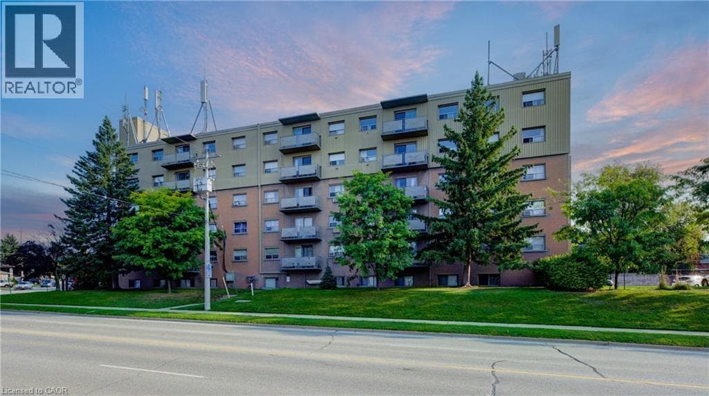 283 FAIRWAY Road North Unit 201