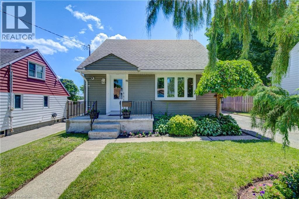 93 STEWART Avenue