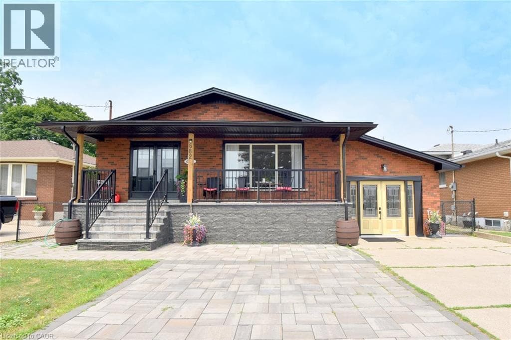682 MOHAWK Road West