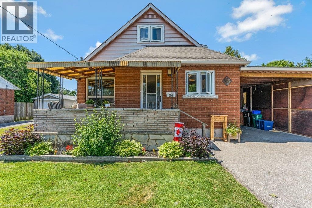 86 CHRISTOPHER Drive