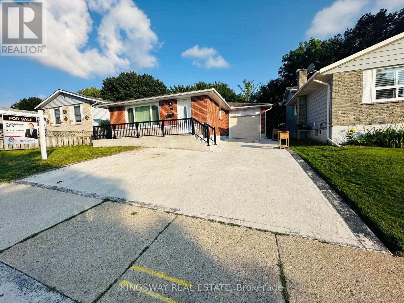 35 Silver Aspen Crescent