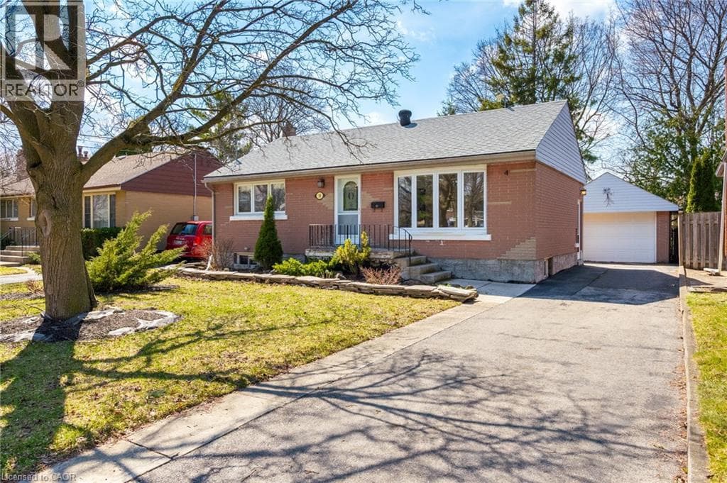 58 LOWREY Avenue South