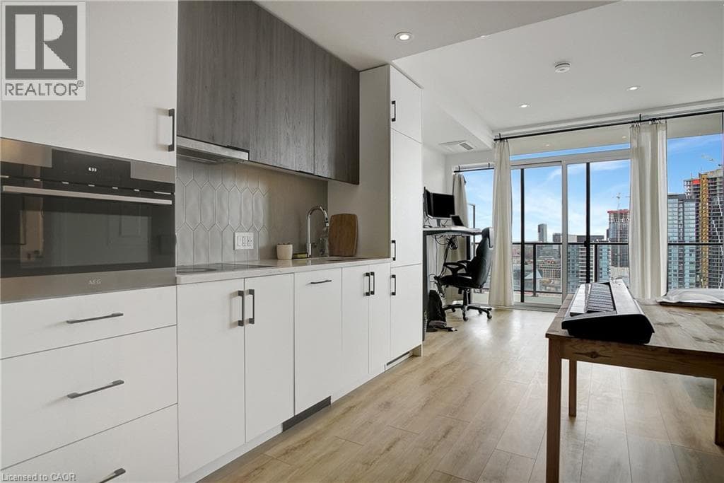 741 KING Street West Unit 1710