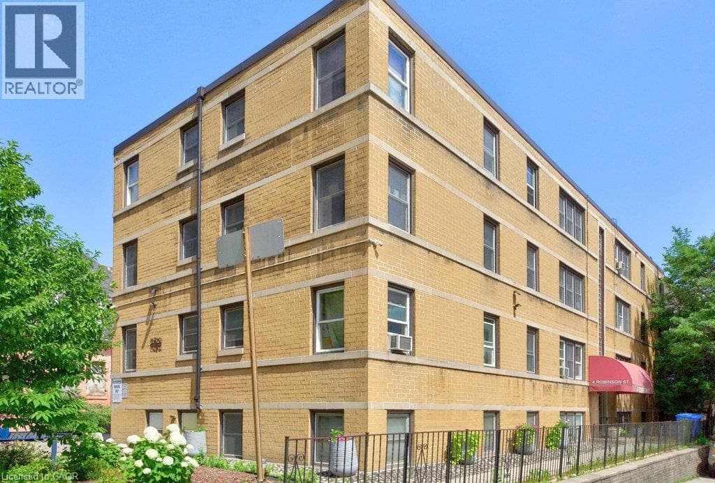 4 ROBINSON Street Unit 10