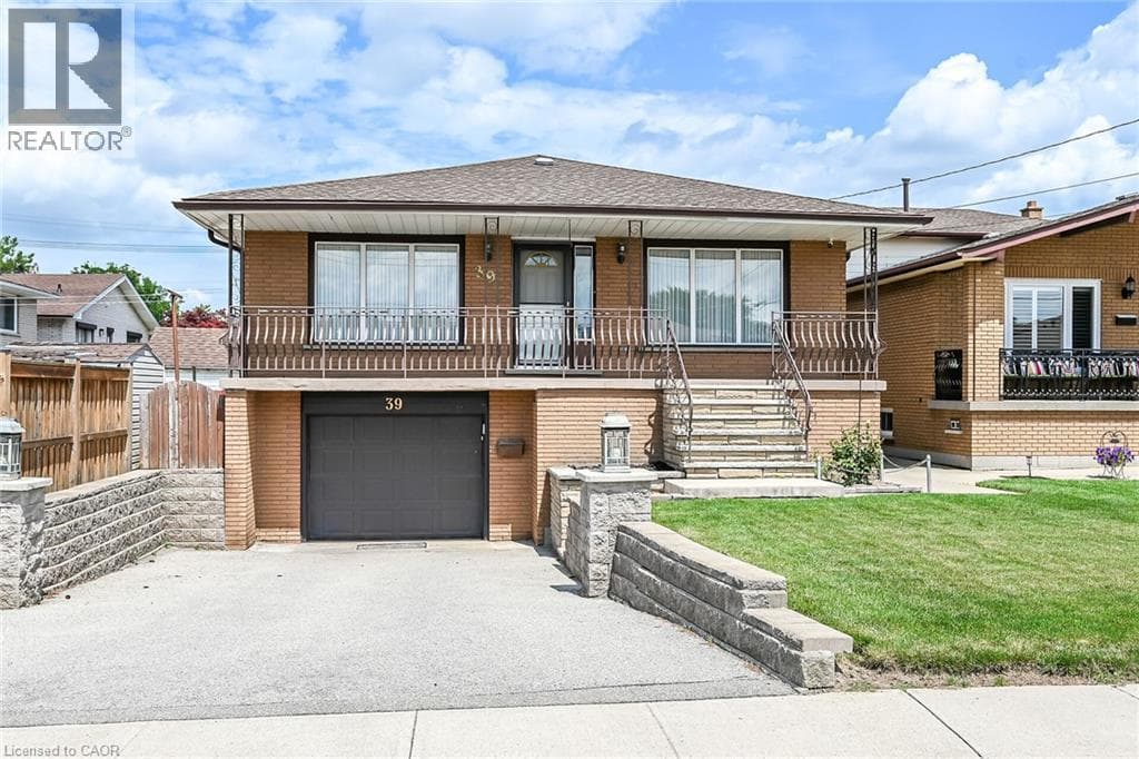 39 ALGONQUIN Court