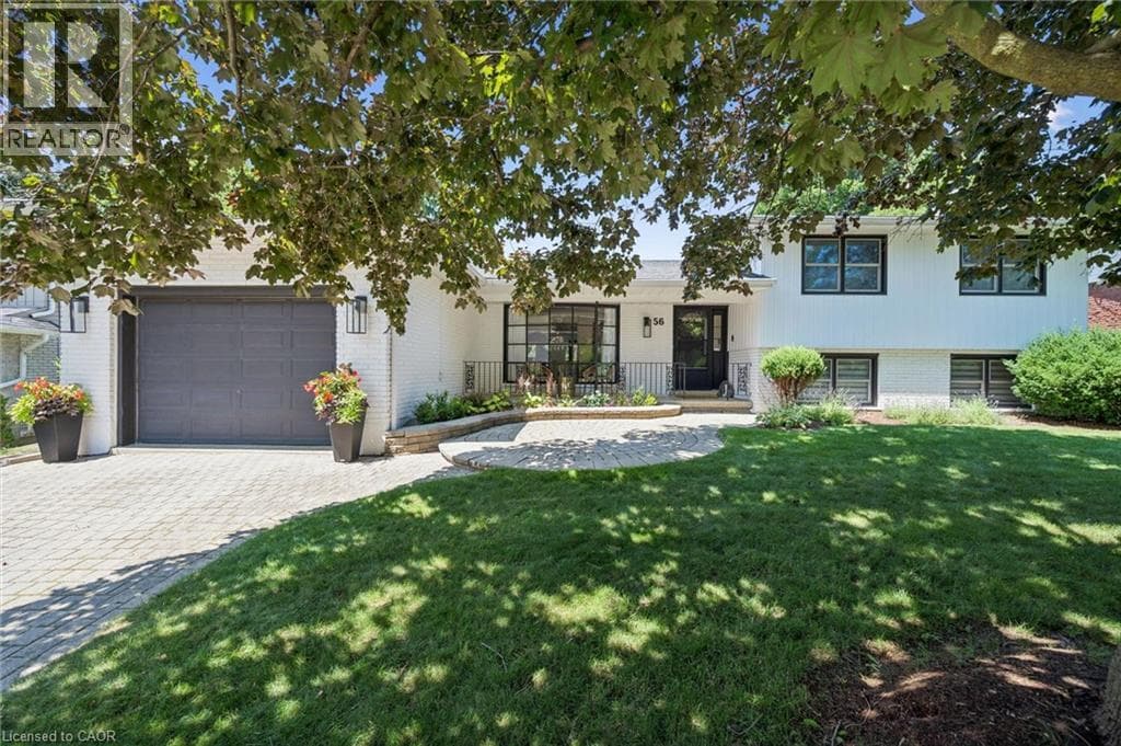 56 THORNRIDGE Crescent