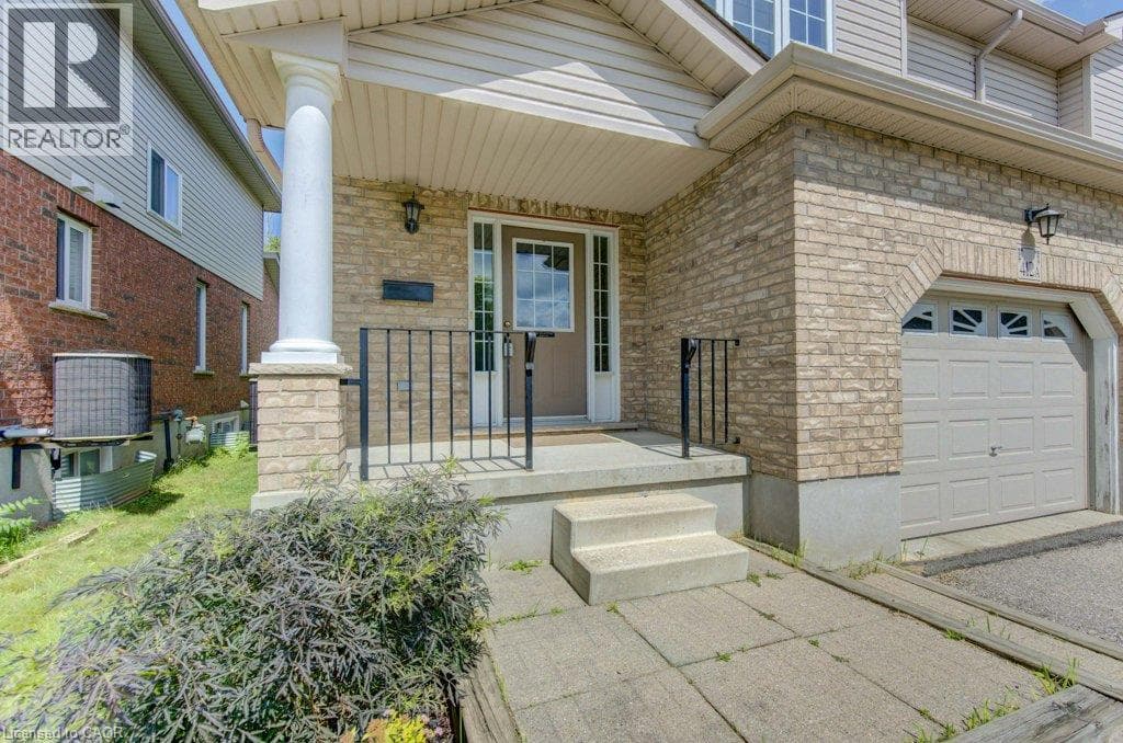 412 TEALBY Crescent Unit A