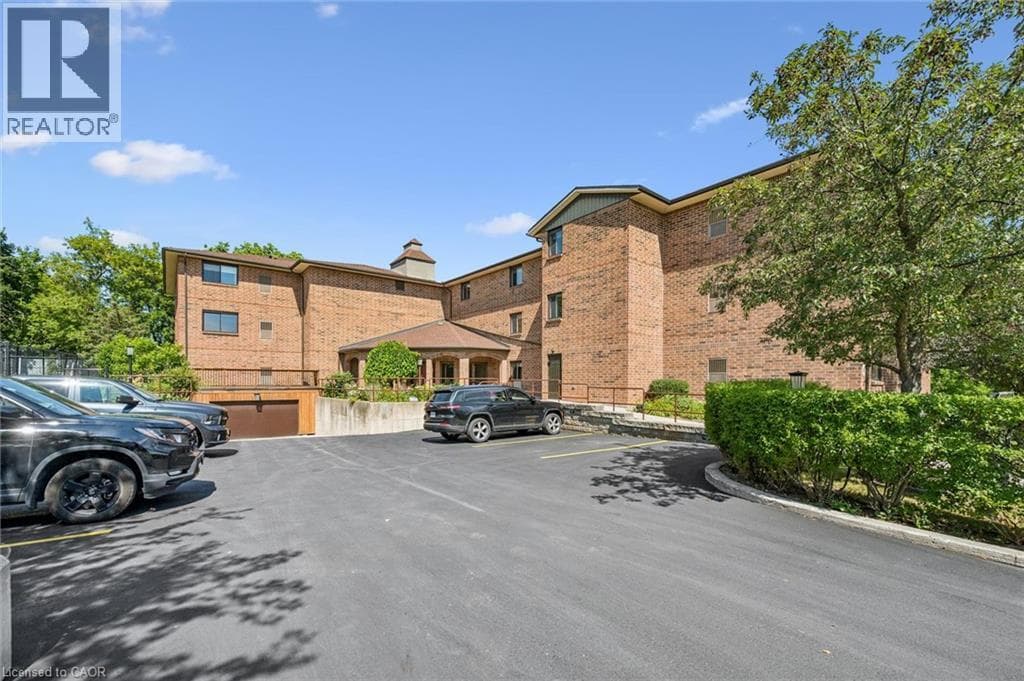 4 ALBERT Street Unit 105