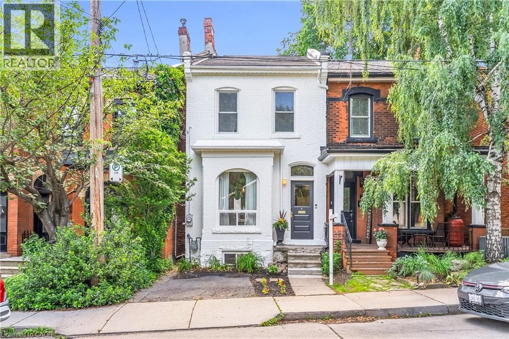76 PEARL Street North