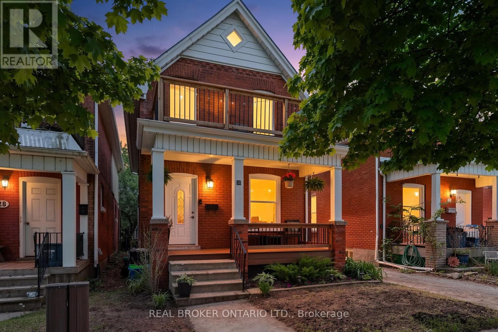 30 DUNDAS Street