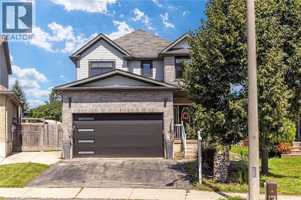 944 PARKVALE Court