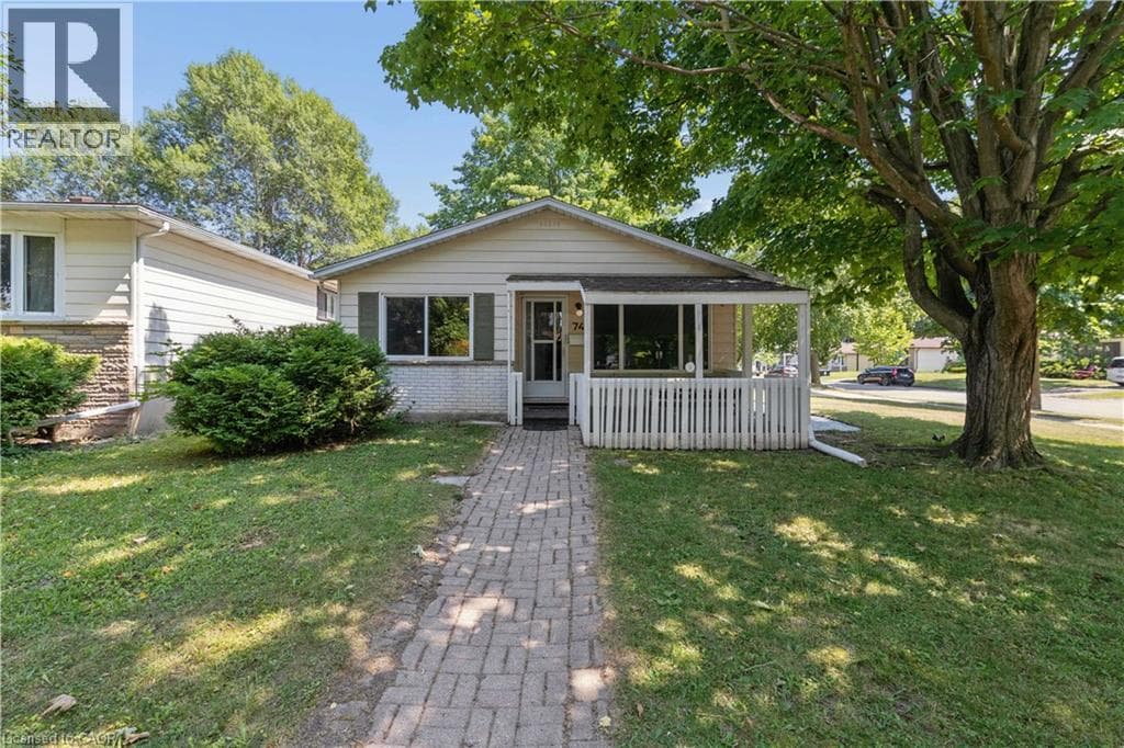 74 HELENE Crescent