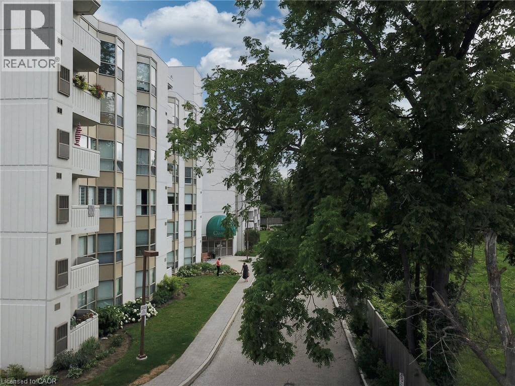 3267 KING Street East Unit 505