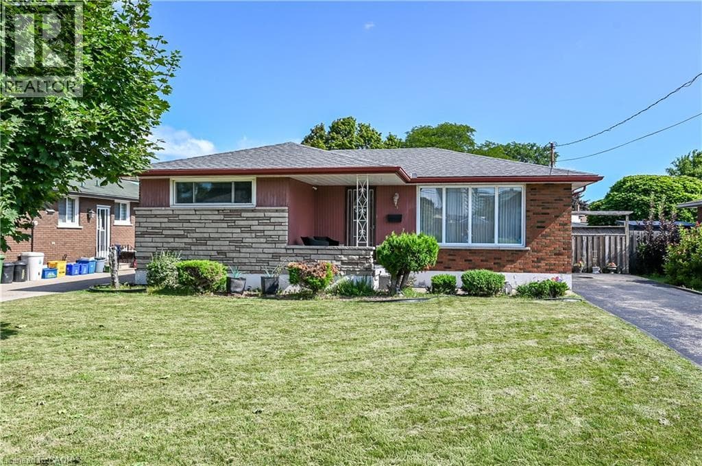 5 KENTLEY Drive