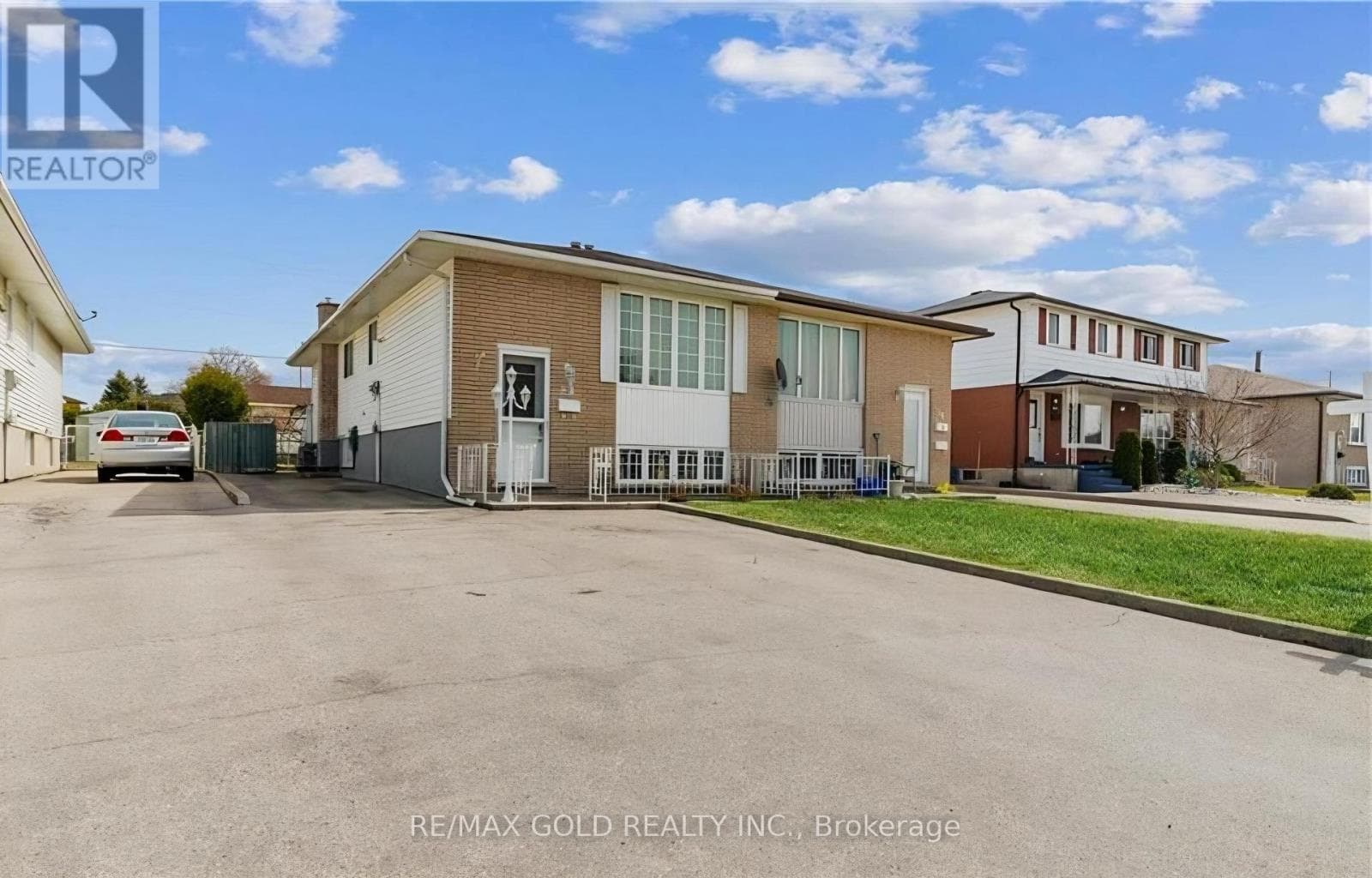 54 Bakersfield Drive