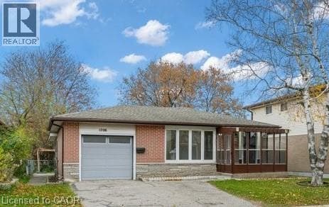 1206 VALENTINE Drive