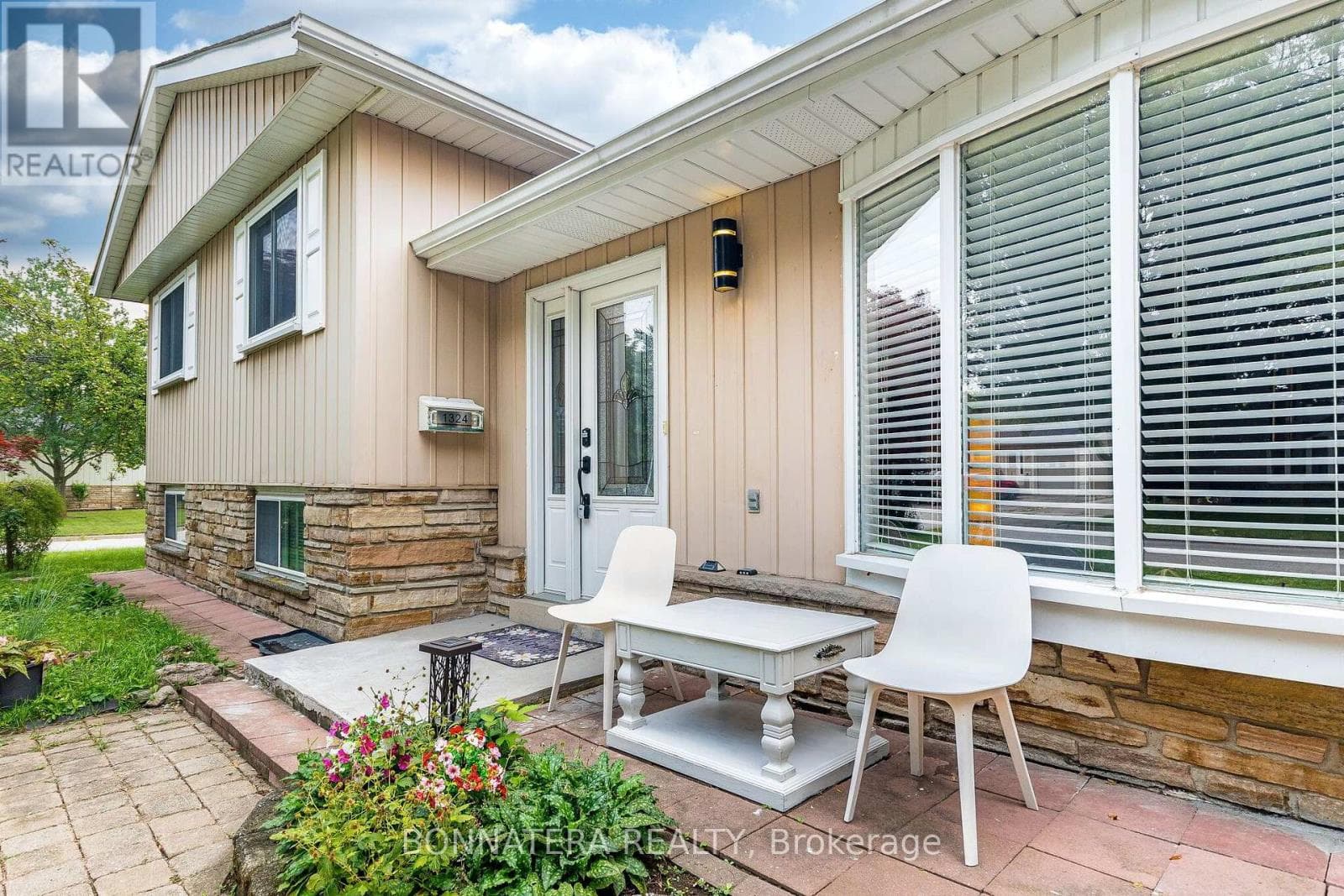 1324 Aldridge Crescent