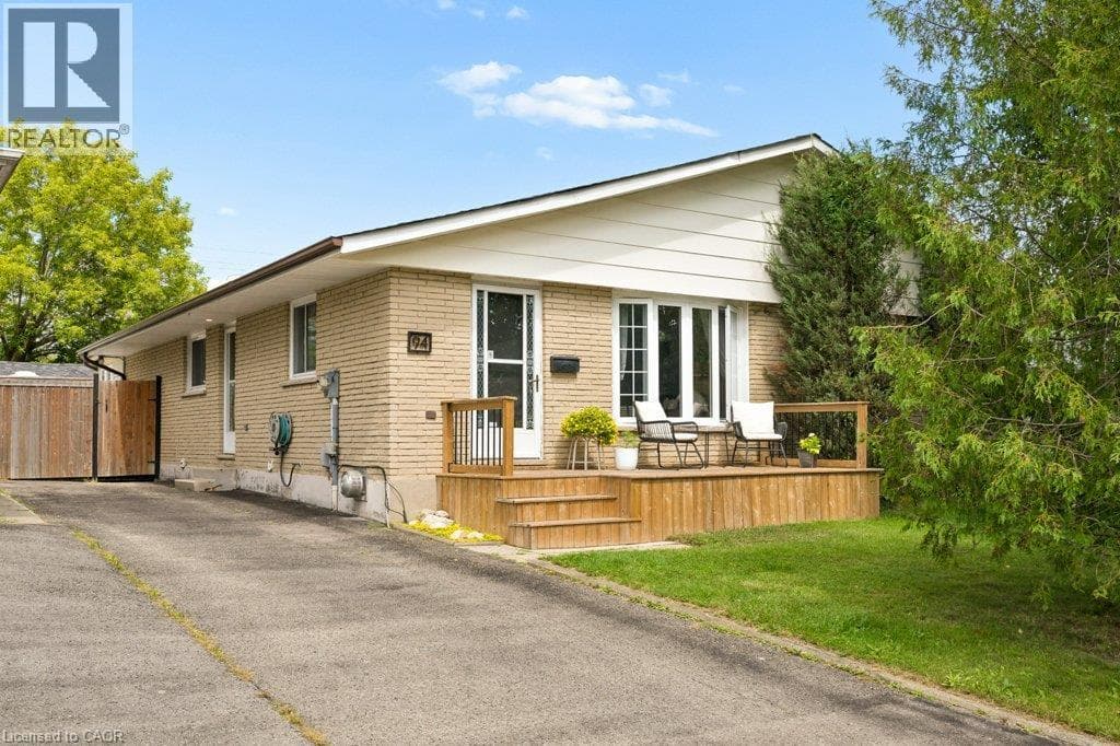 94 MONTEAGLE Crescent