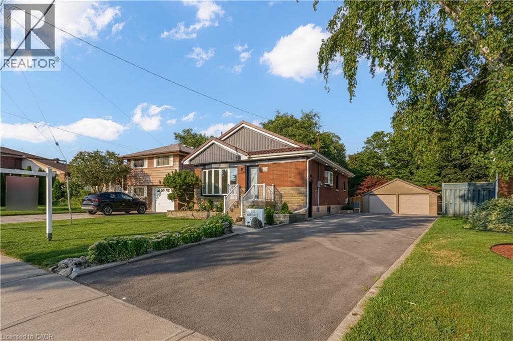 63 HARDALE Crescent