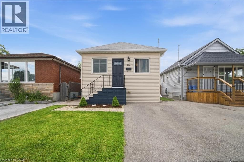 22 DELENA Avenue North