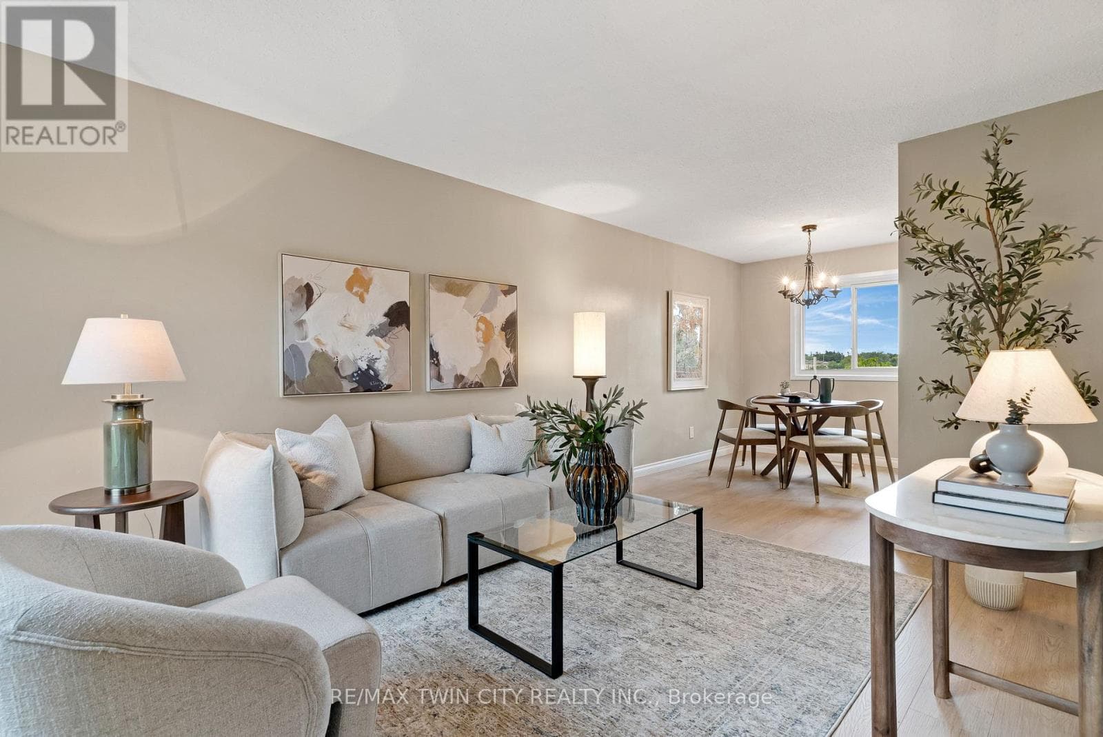 25 Upper Canada Drive Unit 23