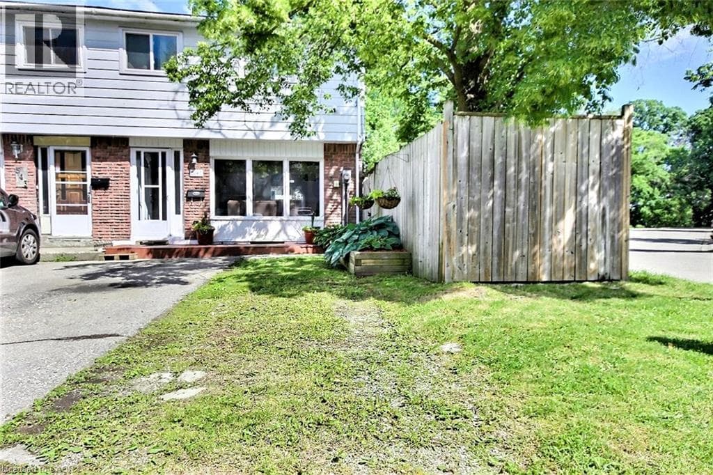 541 PARKVIEW Crescent