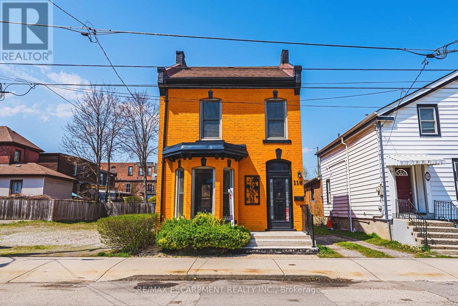 116 Catharine Street South