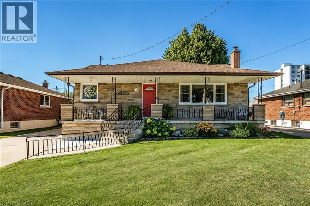 98 DUNCOMBE Drive