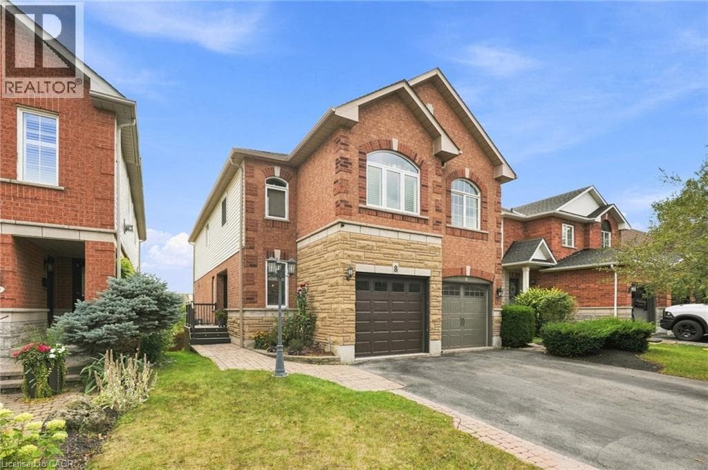 8 SLATER Court
