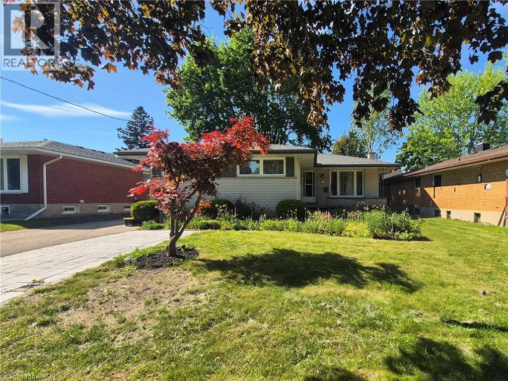 11 DUNCAIRN Avenue