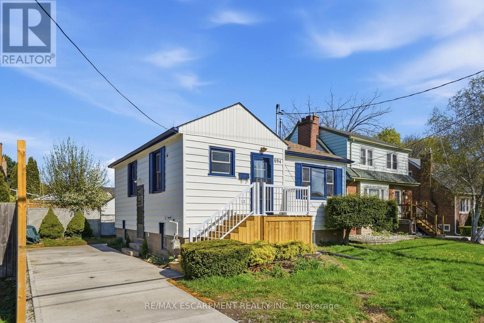894 Garth Street