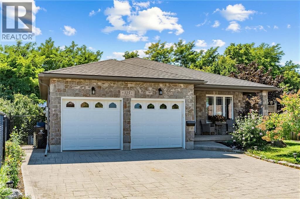 125 LANGLAW Drive