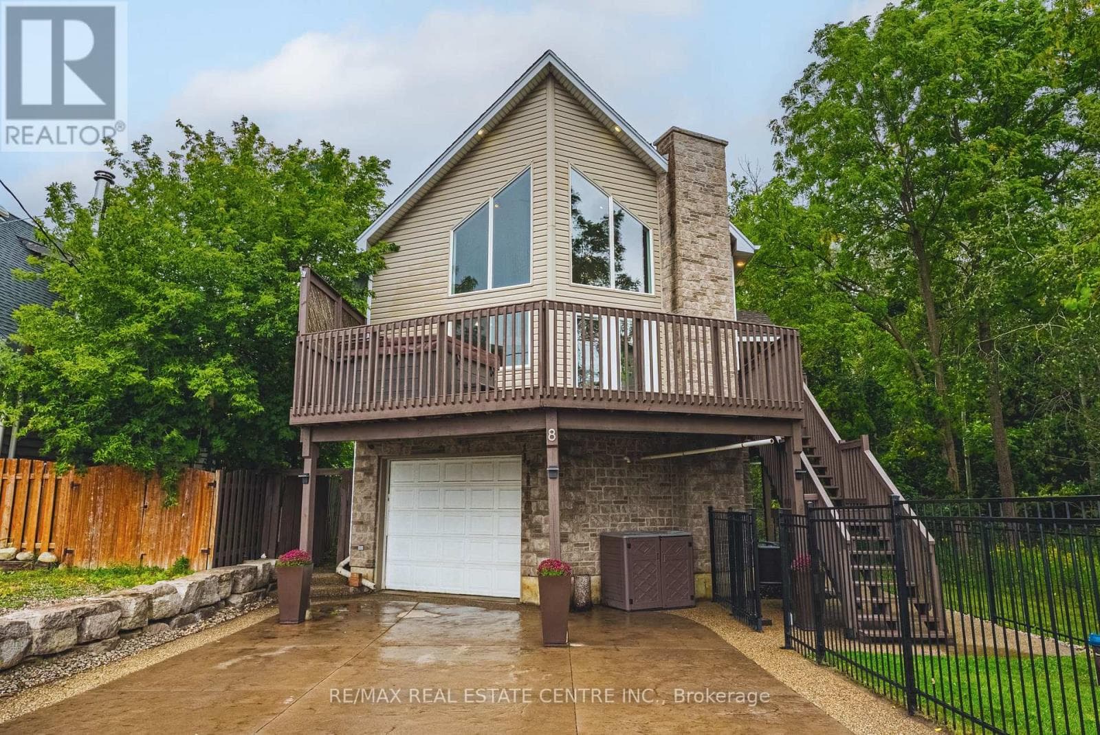 8 Lake Road