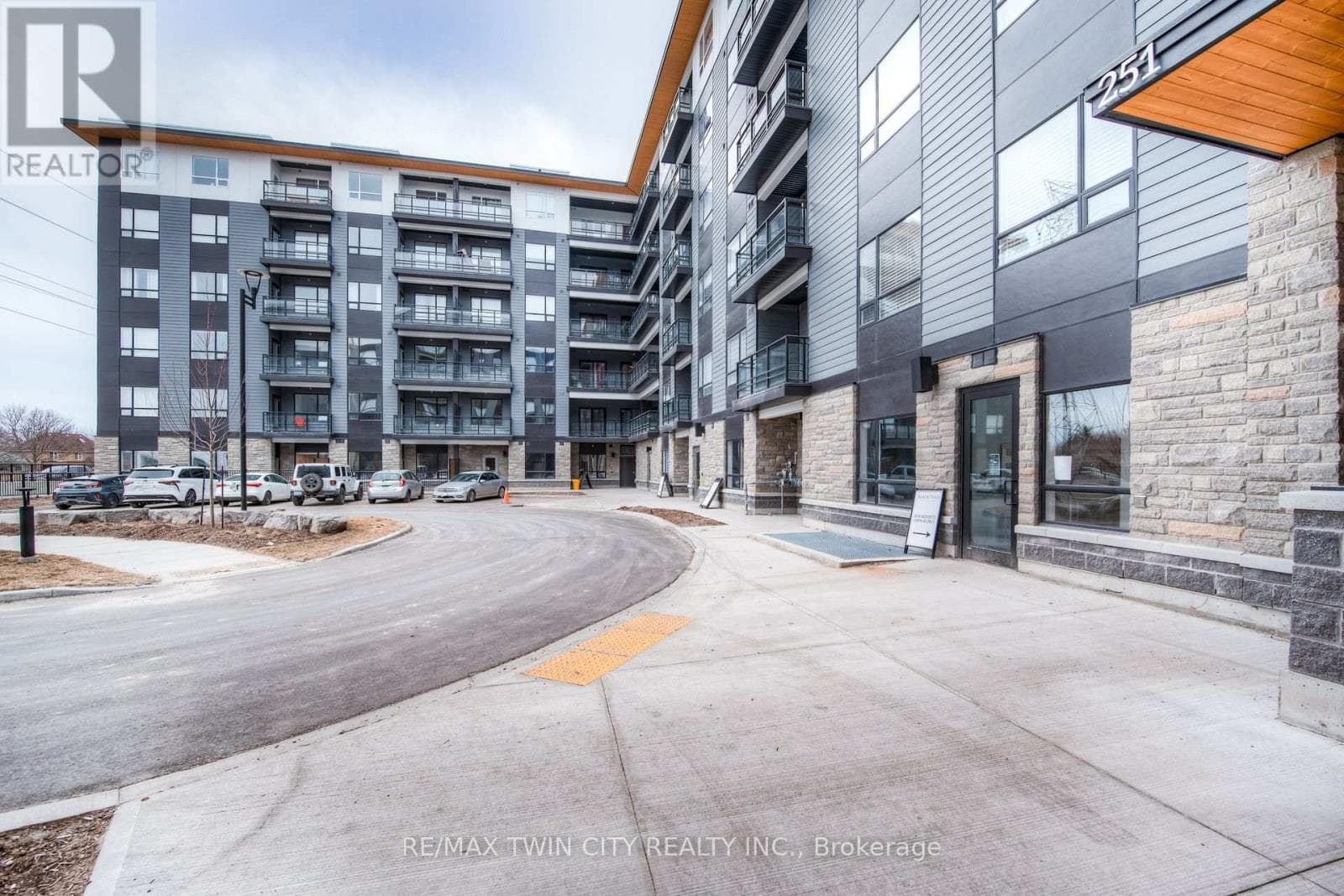251 Northfield Drive East Unit 314