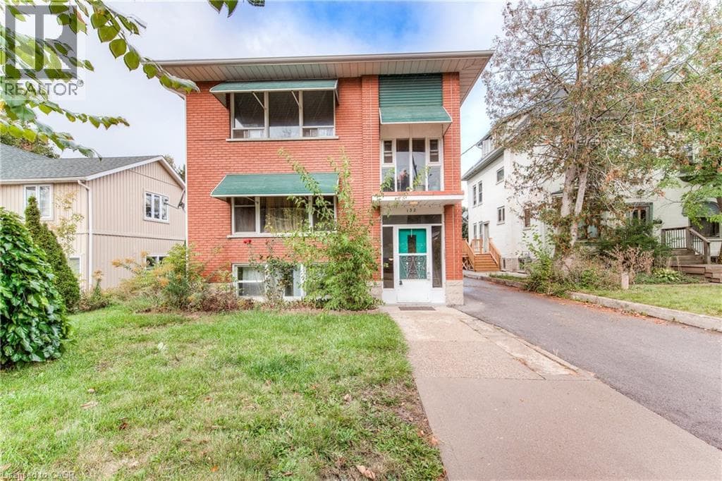 132 ALLEN Street East Unit 1