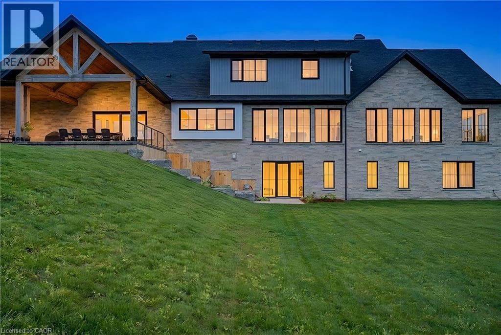 742 COUNTRY SQUIRE Road