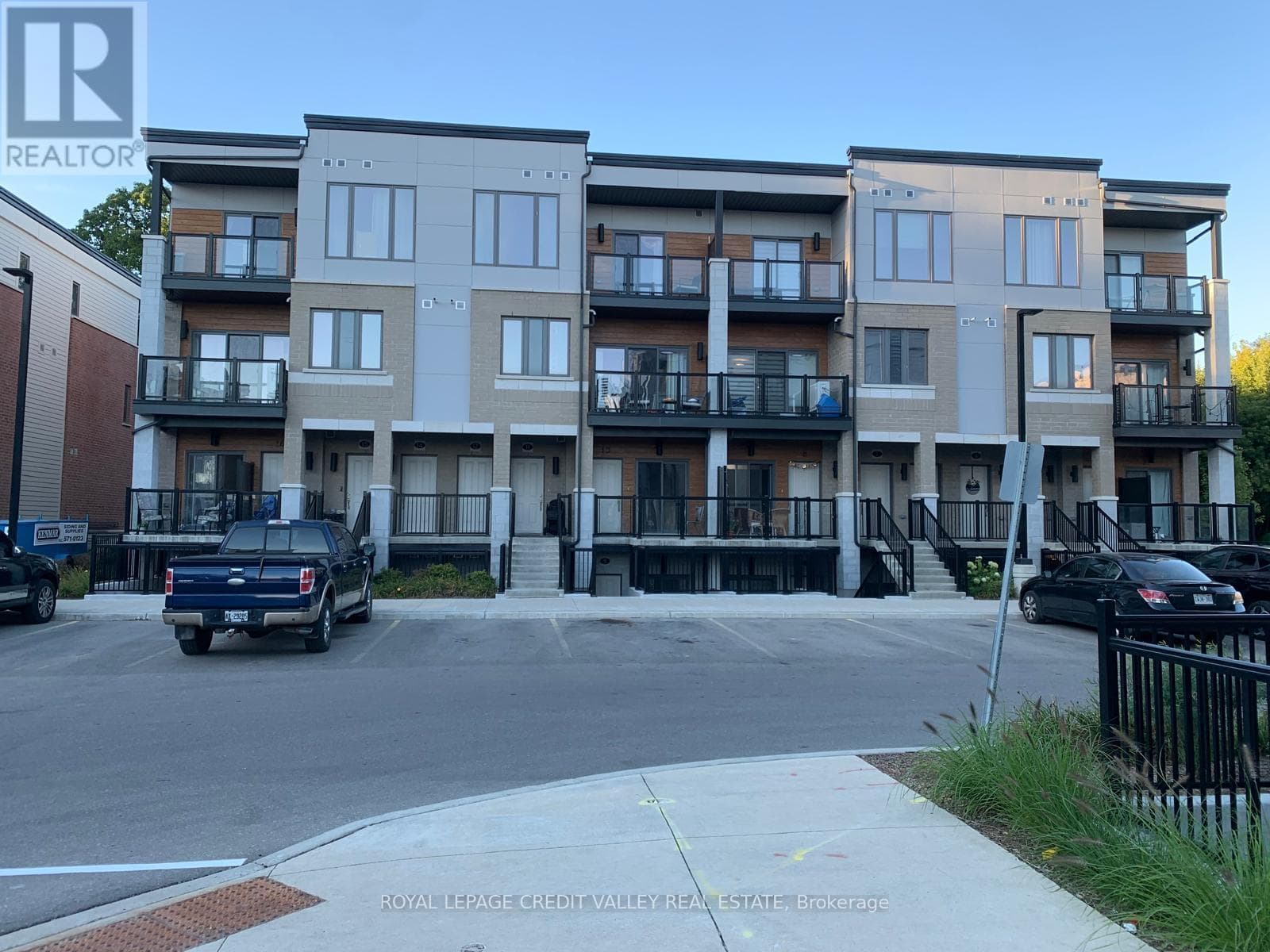 25 Isherwood Avenue East Unit 13