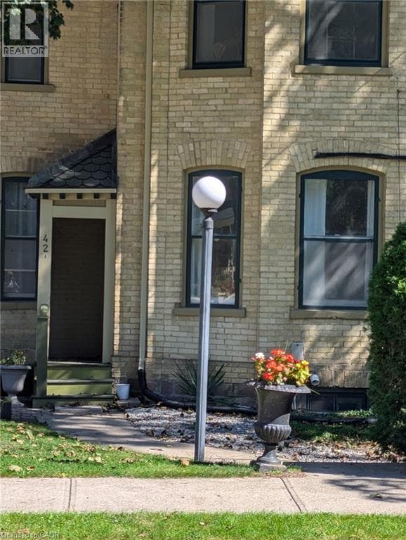 40 BLENHEIM Road Unit 42A