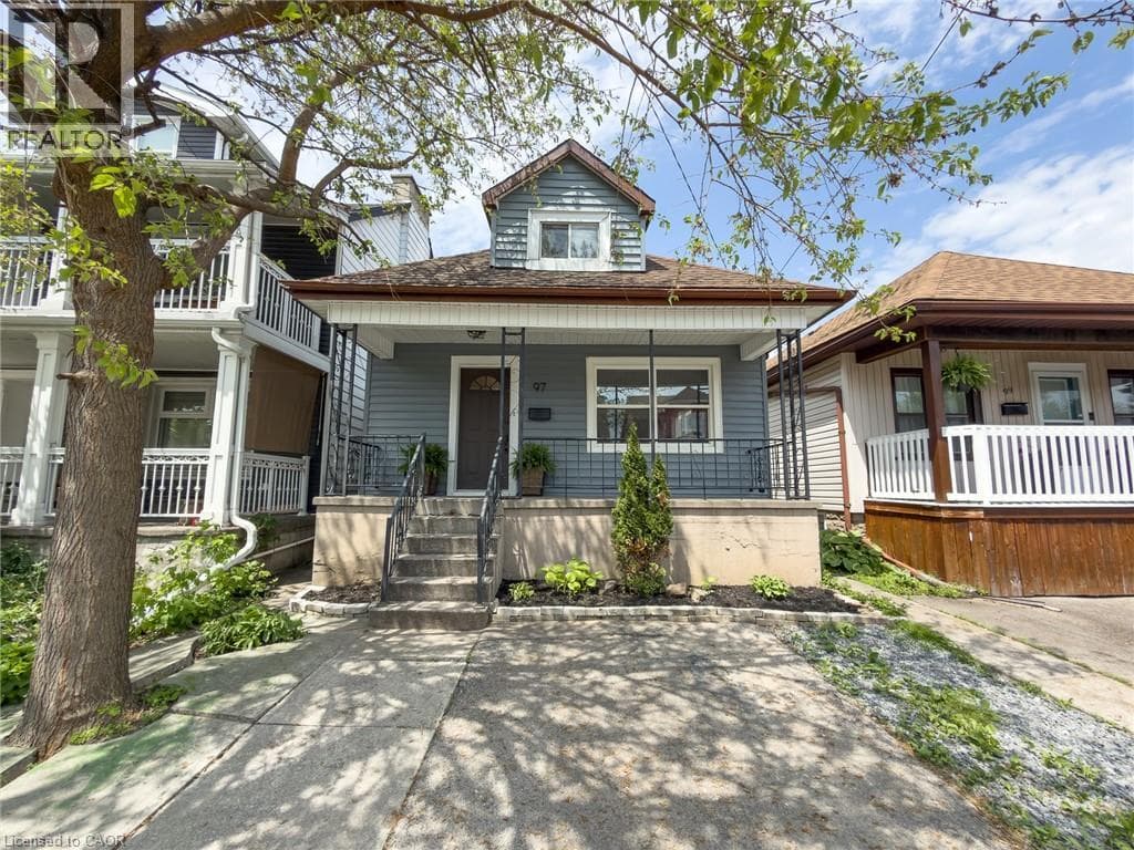97 CROSTHWAITE Avenue North