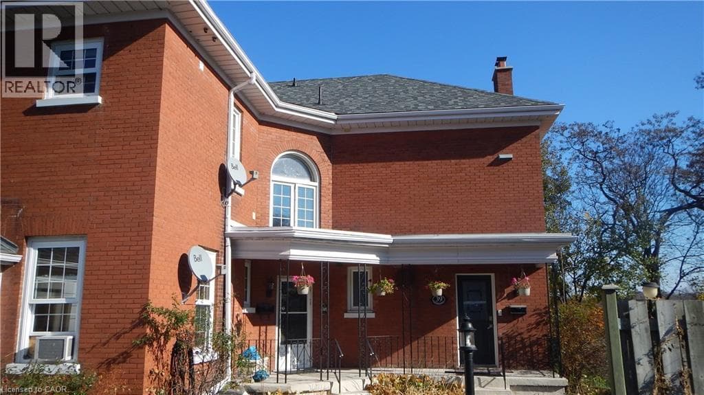 39 CEDAR Street Unit 3