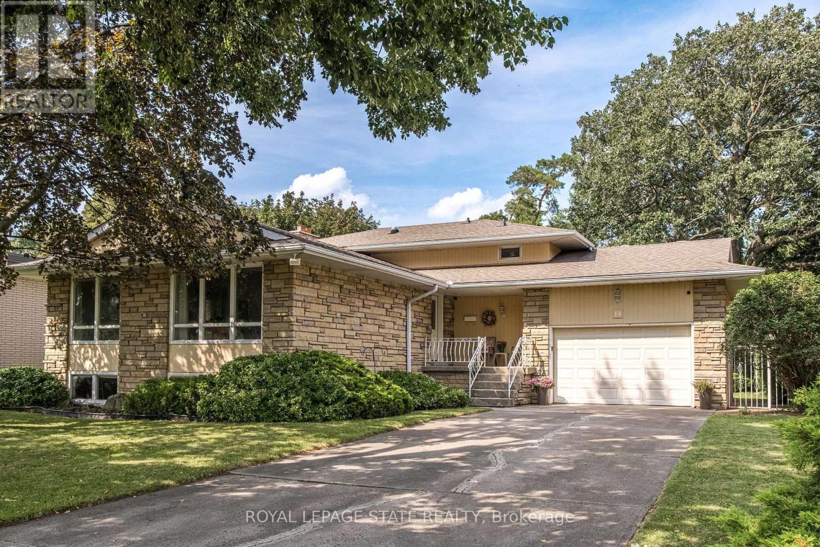 14 Woodside Drive
