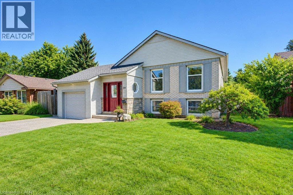 34 WAYNE Drive