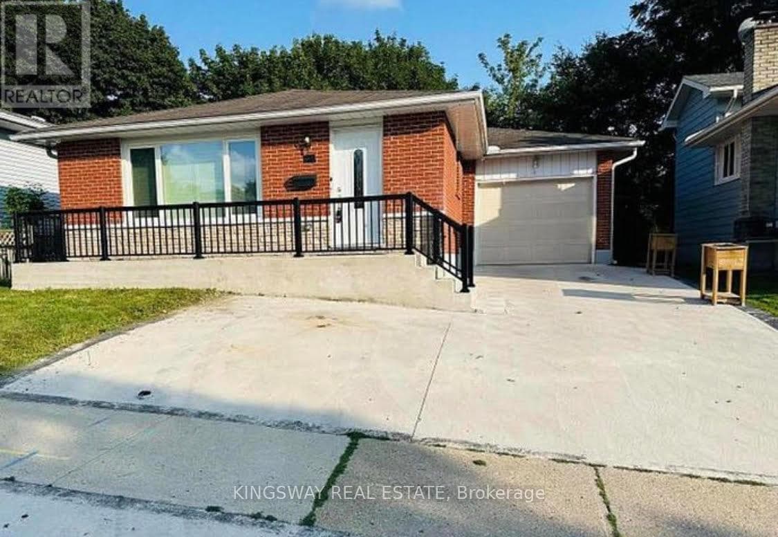 35 Silver Aspen Crescent