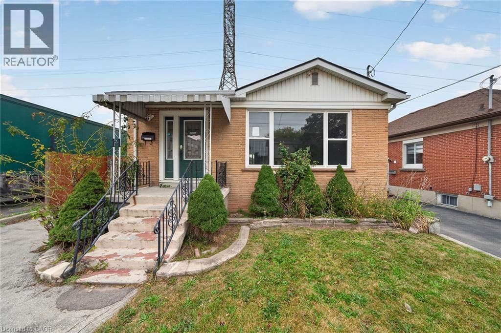 11 SELKIRK Avenue