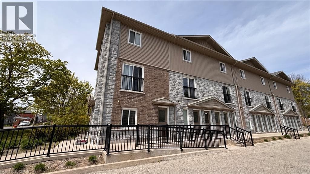 122 COURTLAND Avenue East Unit 1