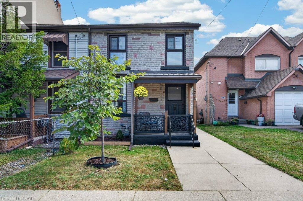 244 EMERALD Street North