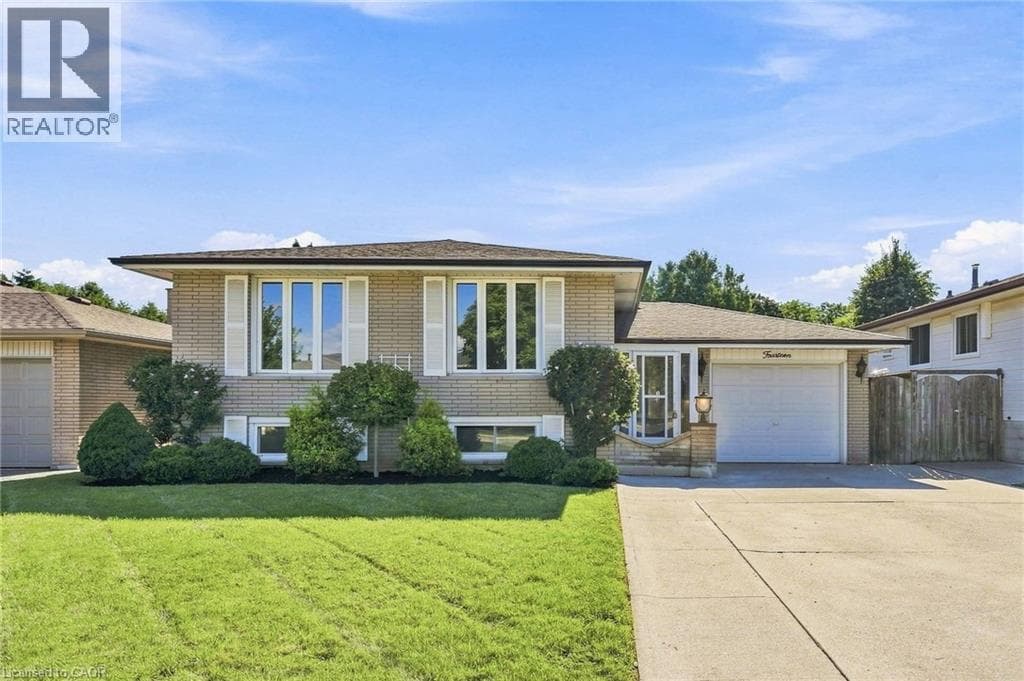14 GREEN FOREST Drive